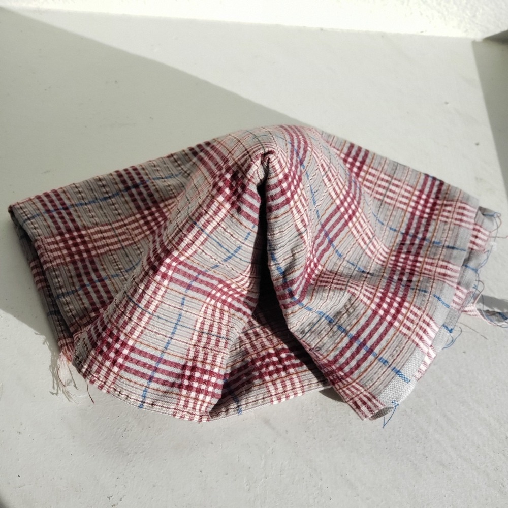 Vintage 1950s 1960s Grey Maroon Plaid Seer Sucker Fabric #92